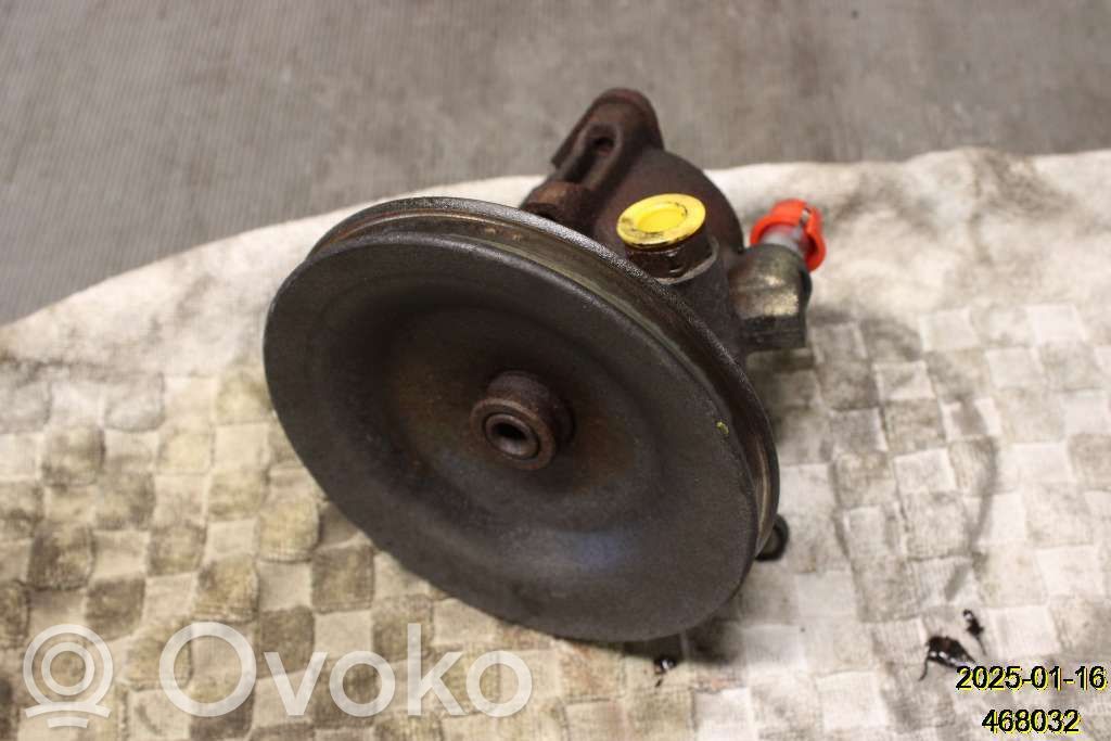 Volvo 940 Ohjaustehostimen pumppu 
