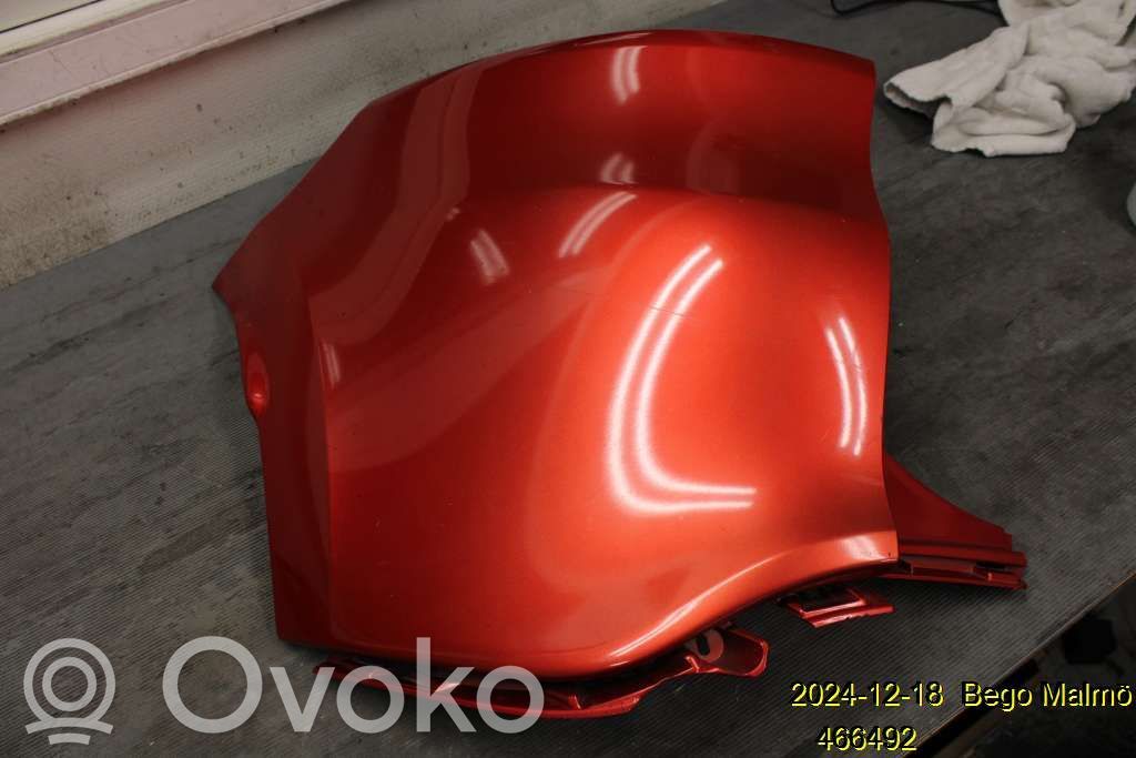 Renault Clio IV Moldura de la esquina del parachoques trasero 