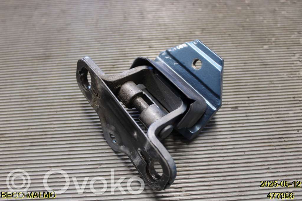 Volvo 940 Rear door upper hinge 