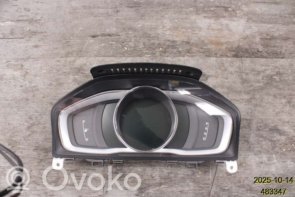 Volvo V70 Speedometer (instrument cluster) 