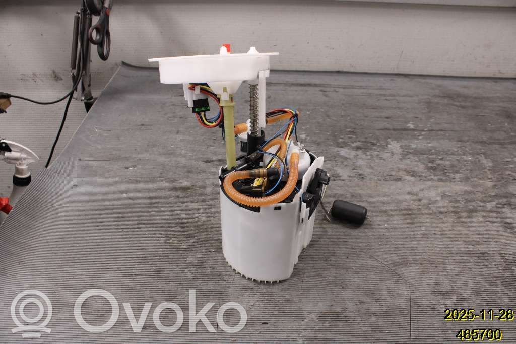 Fuel level sensor   32203572