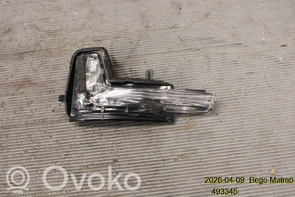 Volvo XC90 Front indicator light 