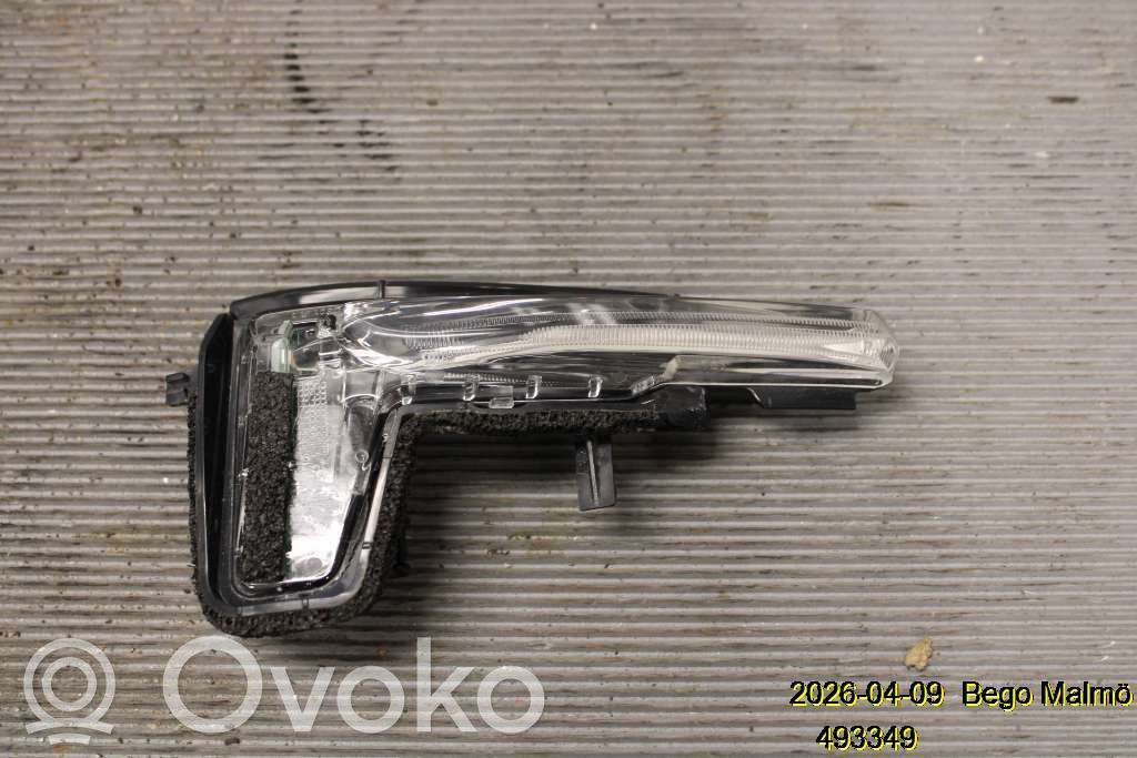 Volvo XC90 Front indicator light 