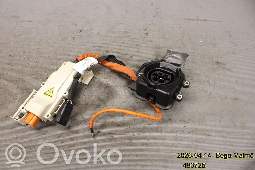 Volvo XC90 Sähköauton latauspistoke 