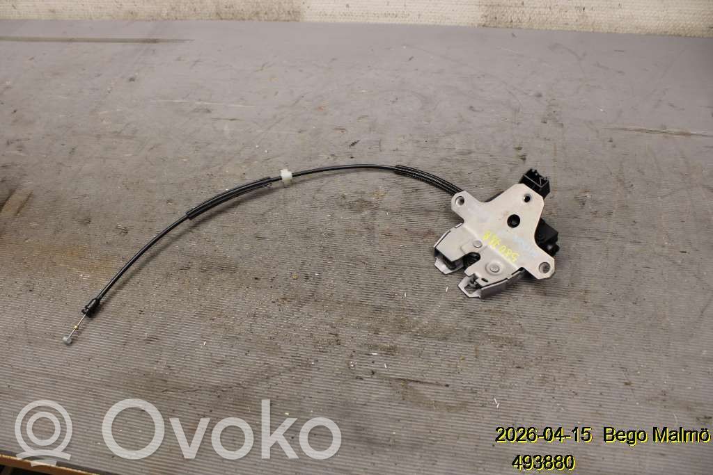 Loading door lock   31440243