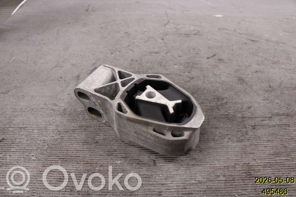Volvo XC40 Engine mounting bracket 