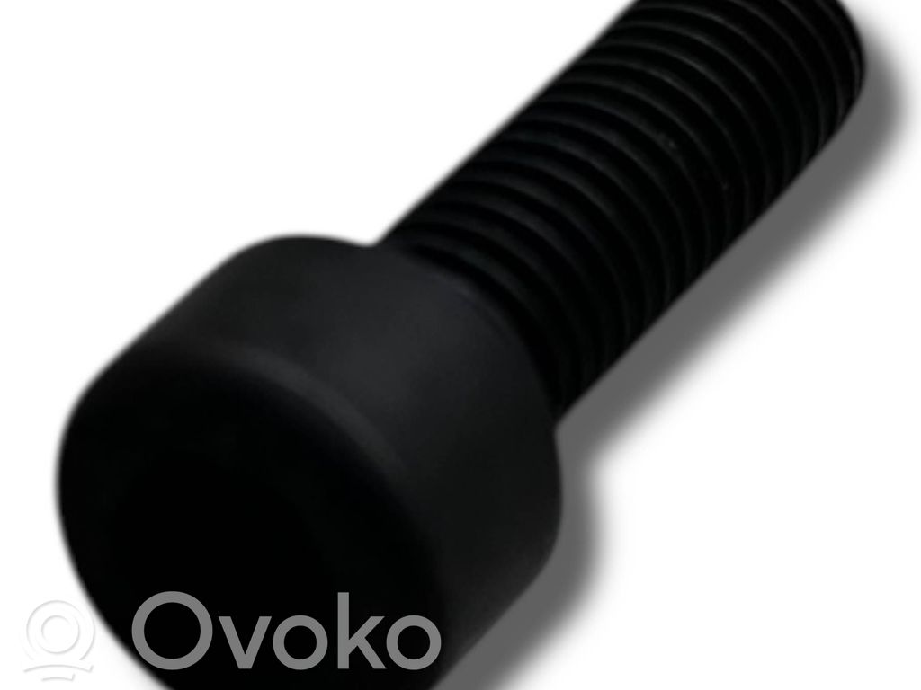 Volvo V60 Oil filter mounting bracket 
