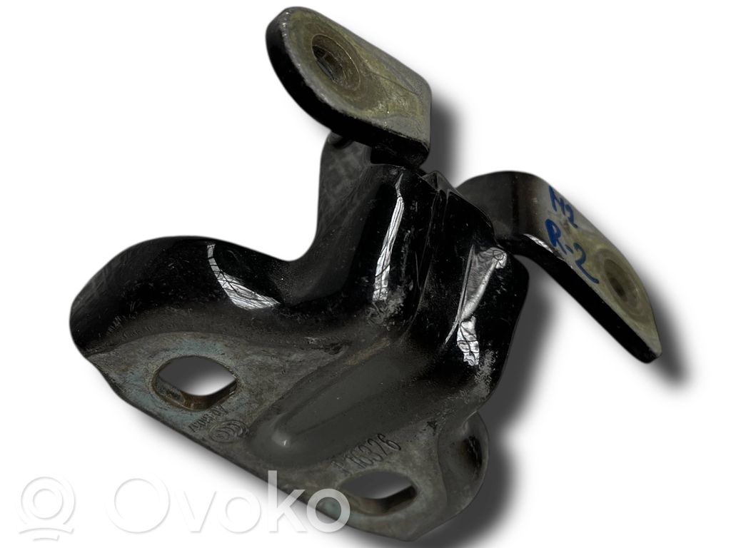 Oil filter mounting bracket   W128,P16326