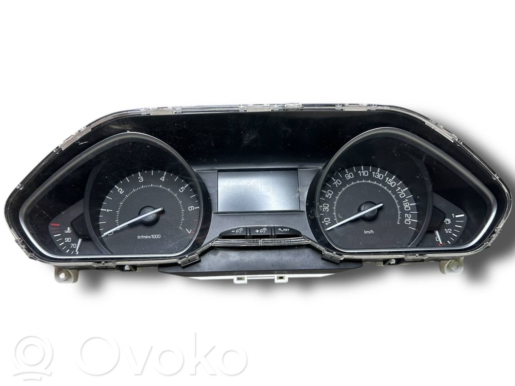 Clock   R143,9813848780