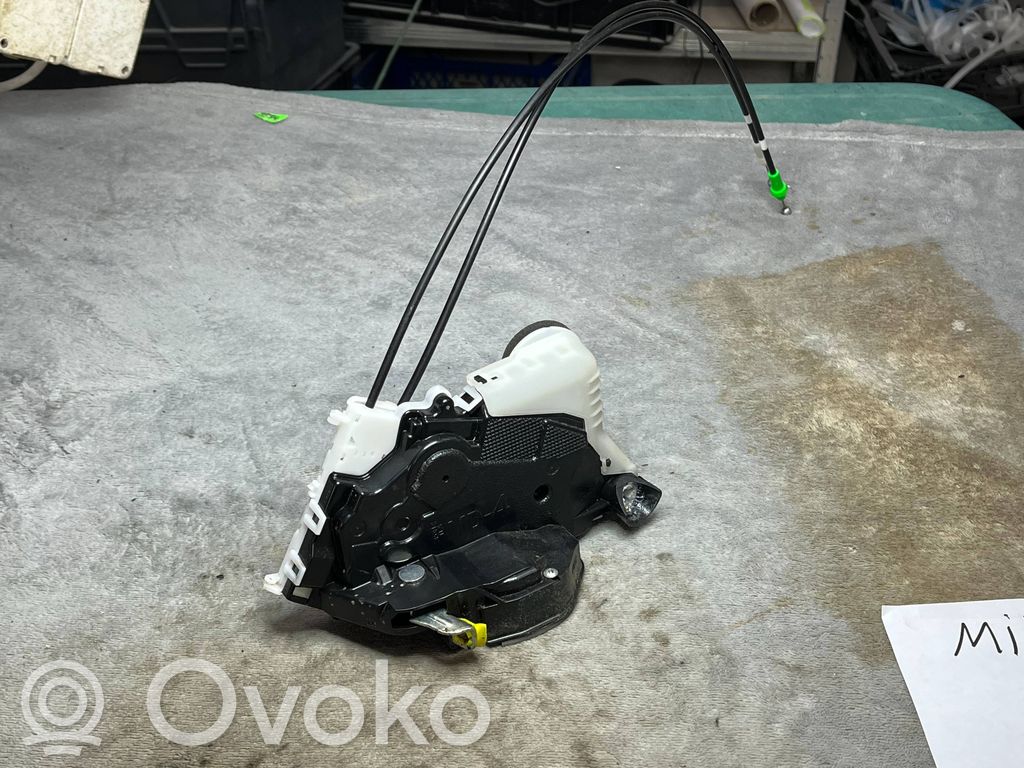 Toyota Auris E210 Fanghaken Verriegelung Heckscheibenschloss 