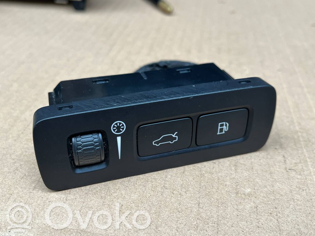 Volvo S80 Zamek / Zatrzask szyby bagażnika 