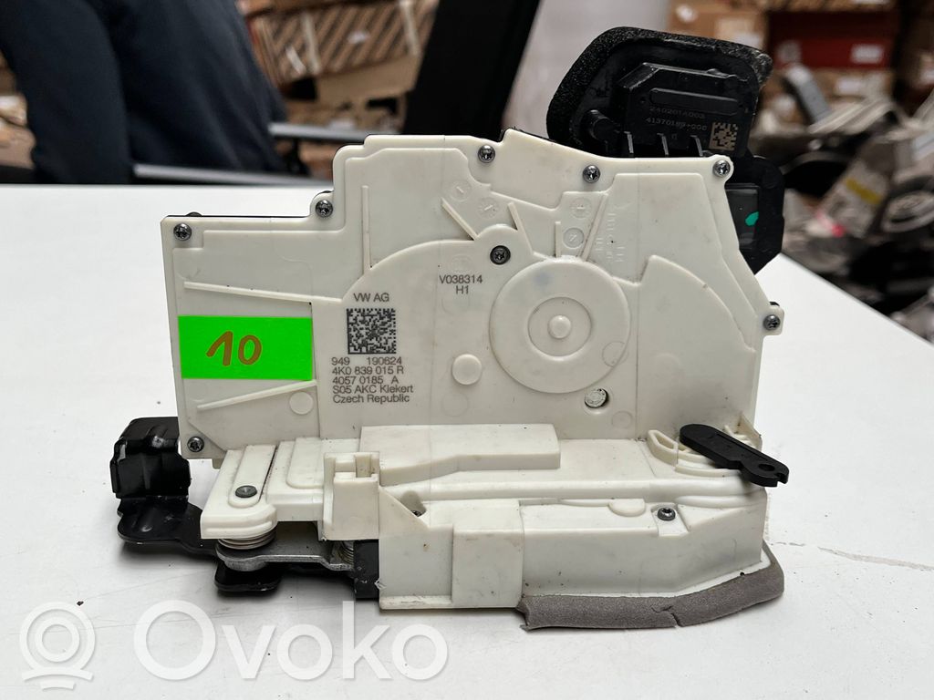 Audi A6 S6 C8 4K Rear glass lock/latch 