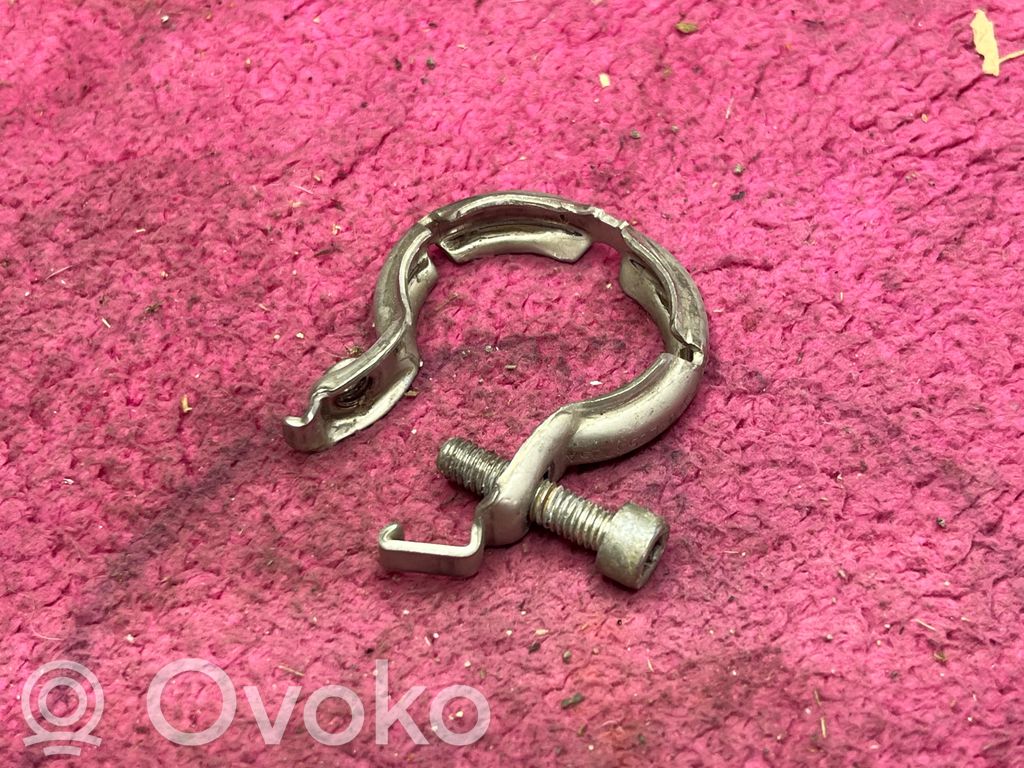 Volkswagen Polo V 6R Brake caliper pad carrier rear 