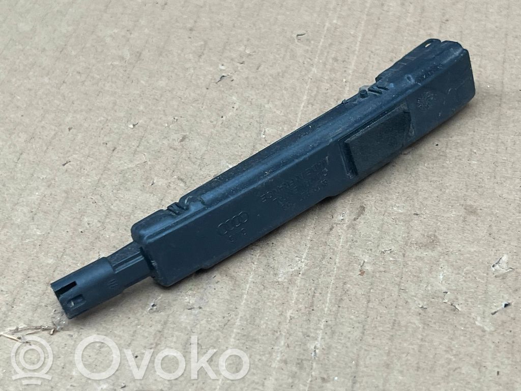Laikiklis galinio stiklo spynos   E519,8W1927753