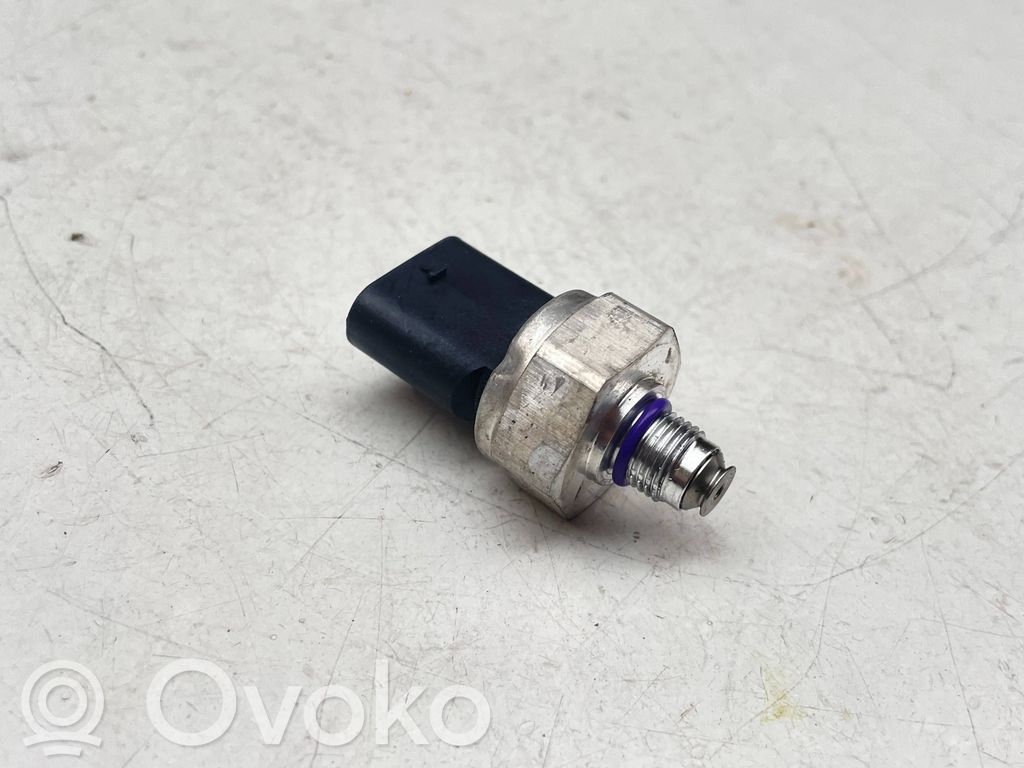 Volkswagen Golf VIII Fanghaken Verriegelung Heckscheibenschloss 