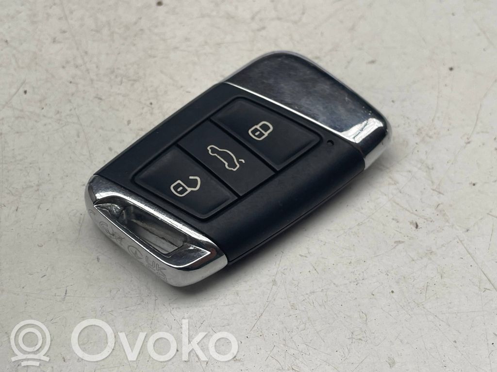 Volkswagen Golf VIII Takaikkunan lukituksen vastakappale 