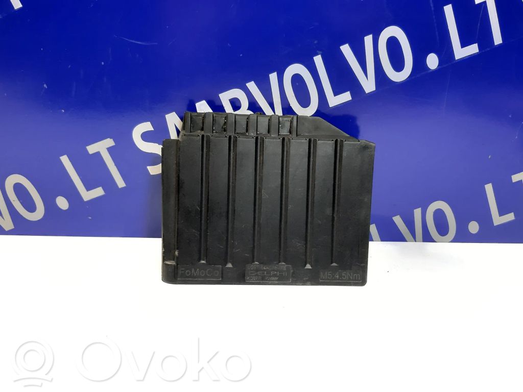 Volvo XC60 Tapa de caja de fusibles 