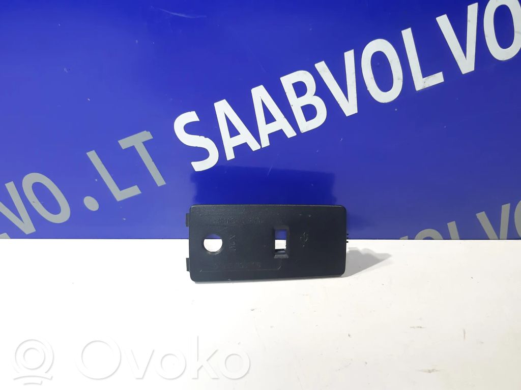 Volvo XC90 AUX in-socket connector 