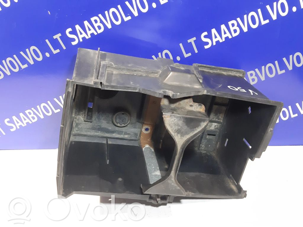 Volvo V50 Akkulaatikon alusta 