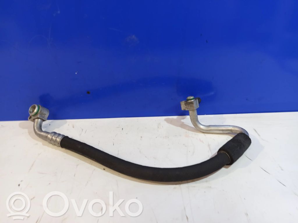Ilmastointilaitteen putki (A/C)   4542197