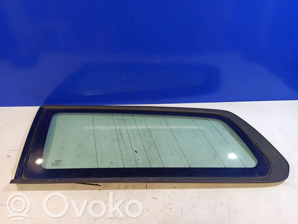 Volvo XC70 Rear side window 