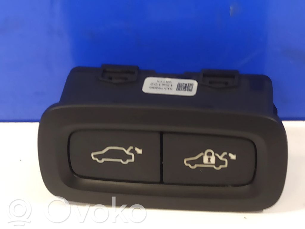 Volvo XC90 Tailgate/boot open switch button 