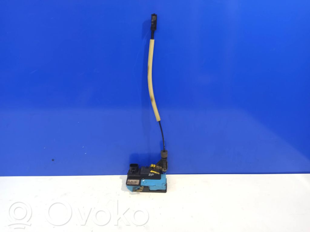 Volvo S60 Priekšpusē slēdzene 