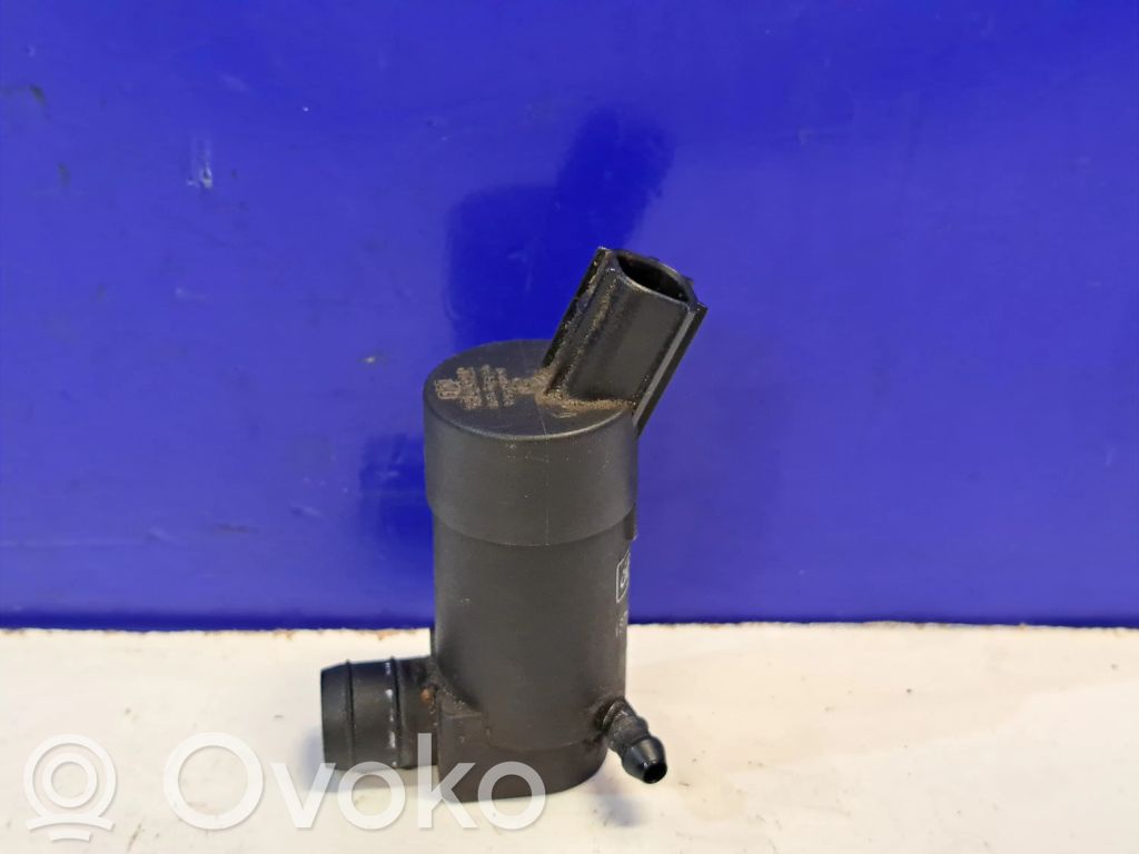 Volvo S40 Windscreen/windshield washer pump 
