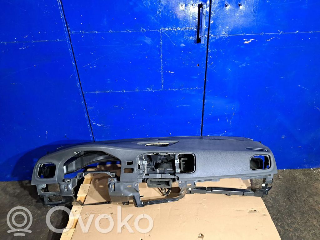 Volvo S60 Panelis 