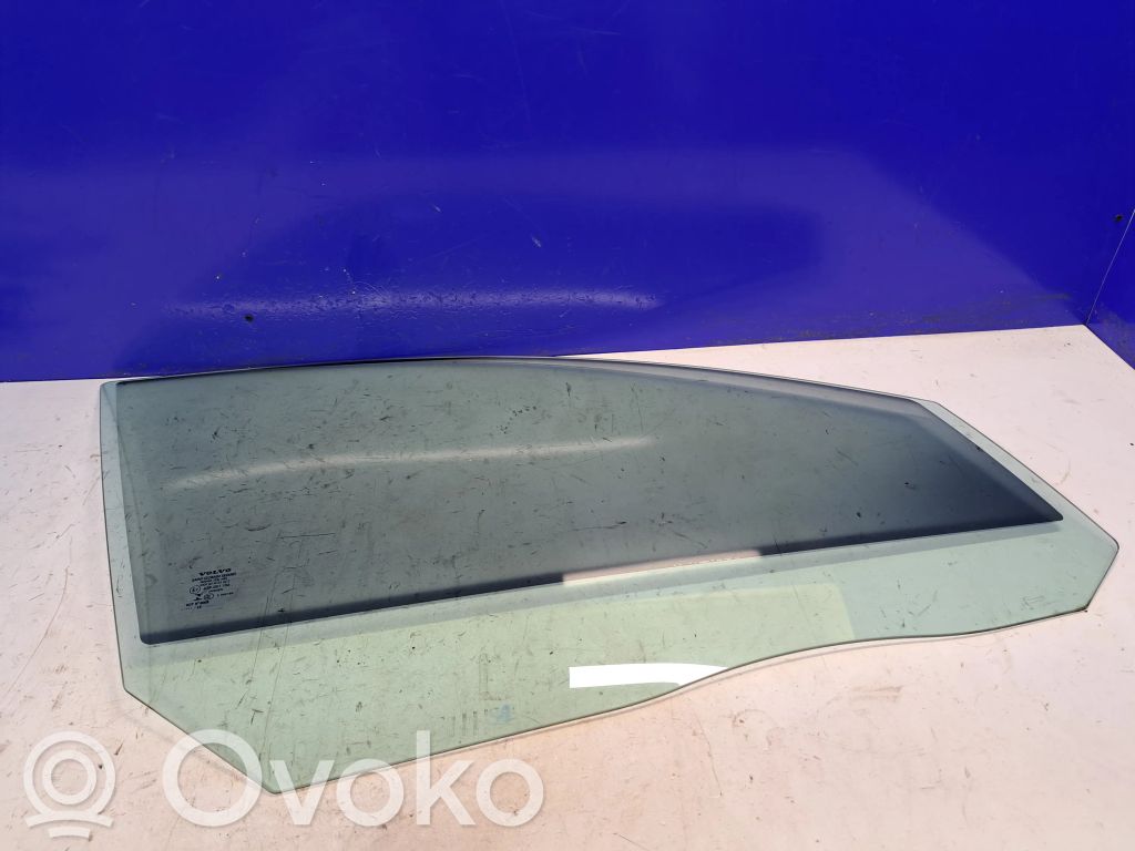 Volvo S80 Front door window glass four-door 