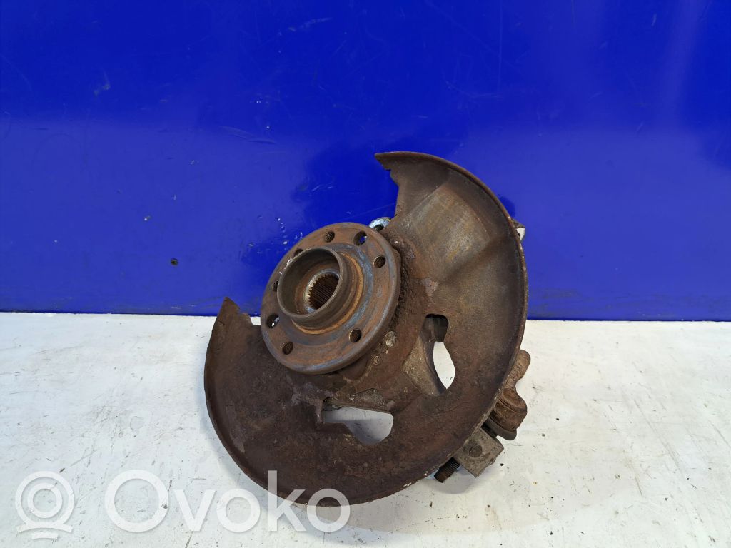 Front wheel hub   12762375