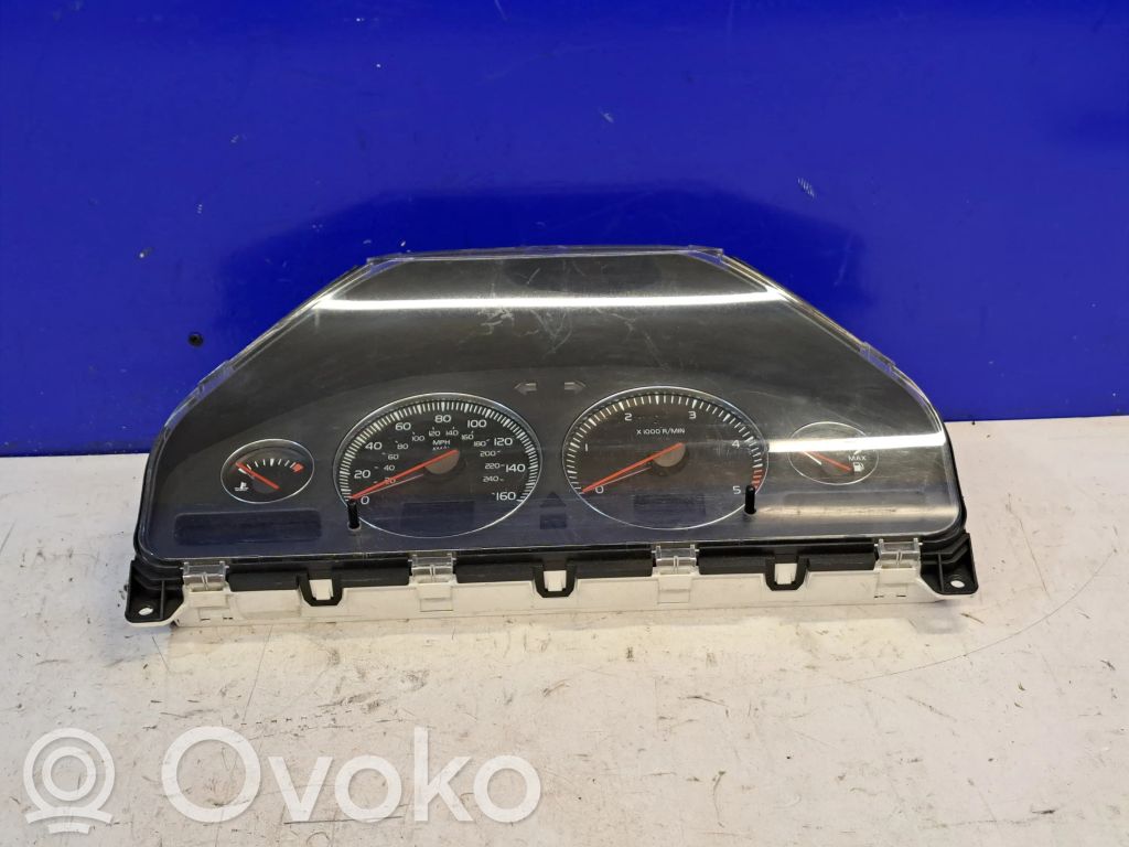 Volvo XC90 Speedometer (instrument cluster) 