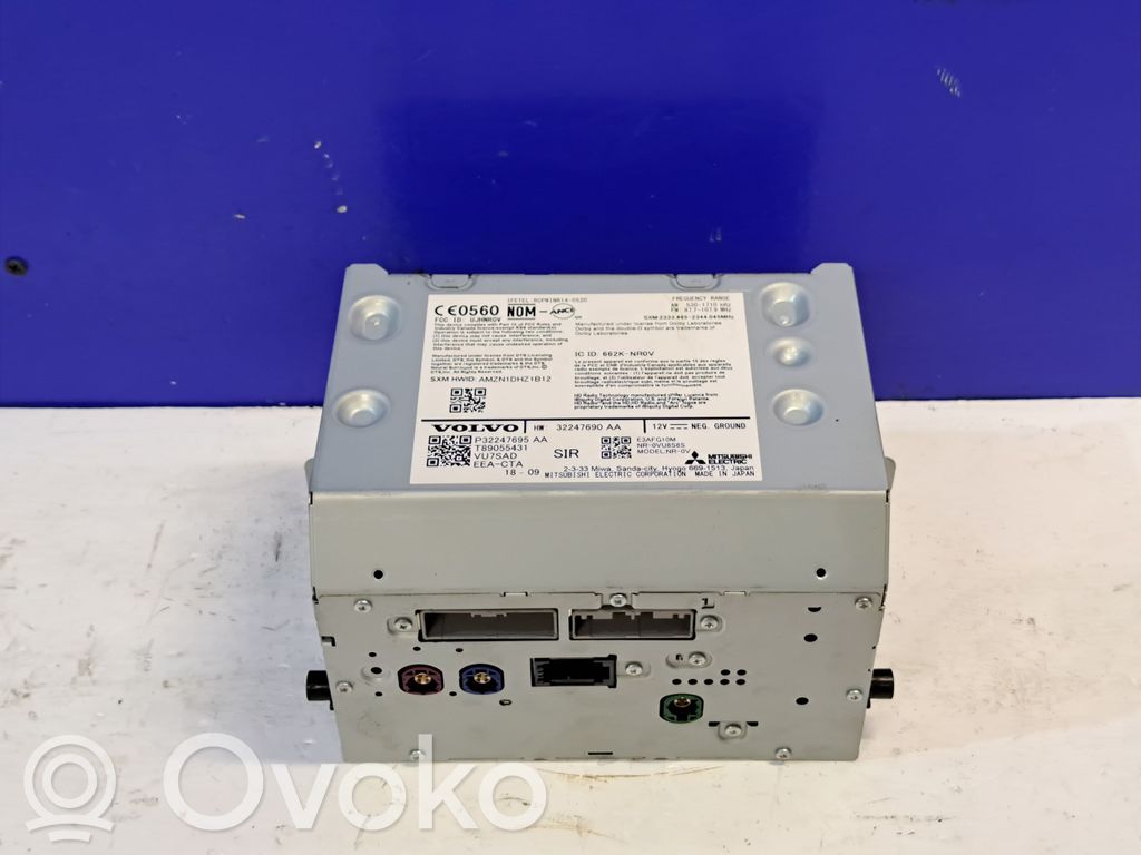Panel / Radioodtwarzacz CD/DVD/GPS   32247695,P32247695,32247690
