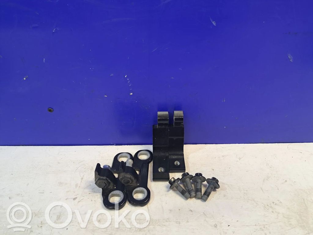 Volvo XC90 Rear door lower hinge 