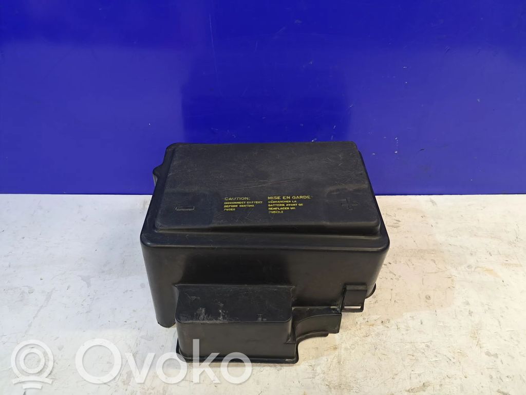 Saab 95 - 96 Akkulaatikon alustan kansi 