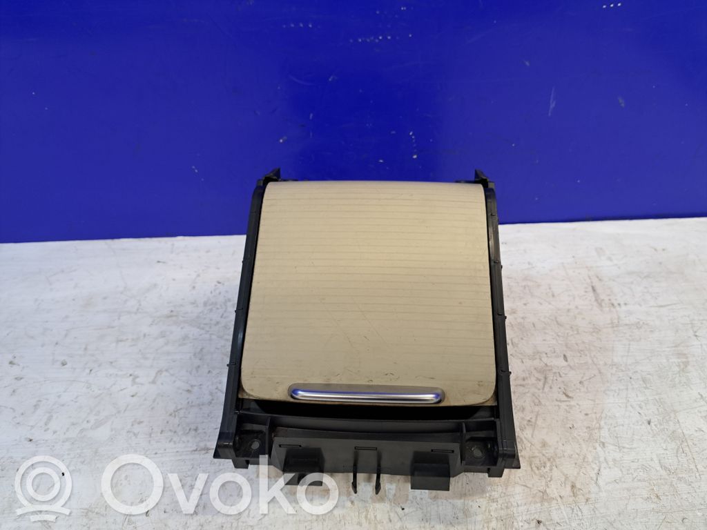 Volvo S80 Cup holder 