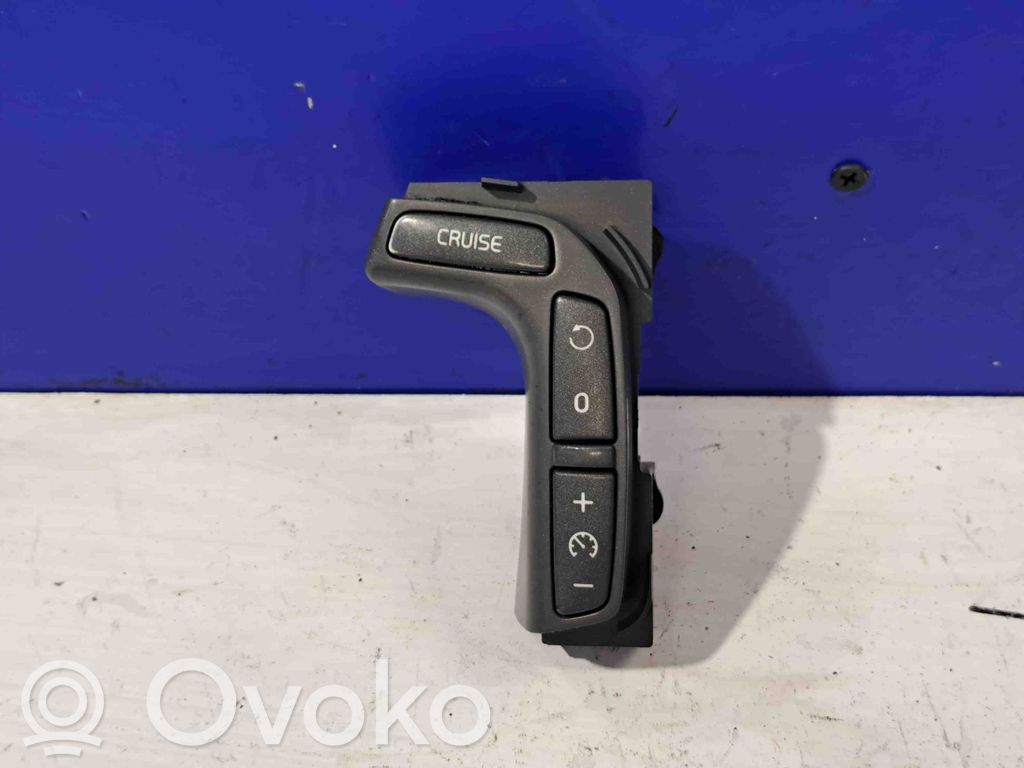 Volvo S80 Steering wheel buttons/switches 