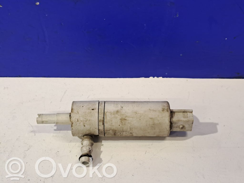 Mercedes-Benz ML W164 Windscreen/windshield washer pump 