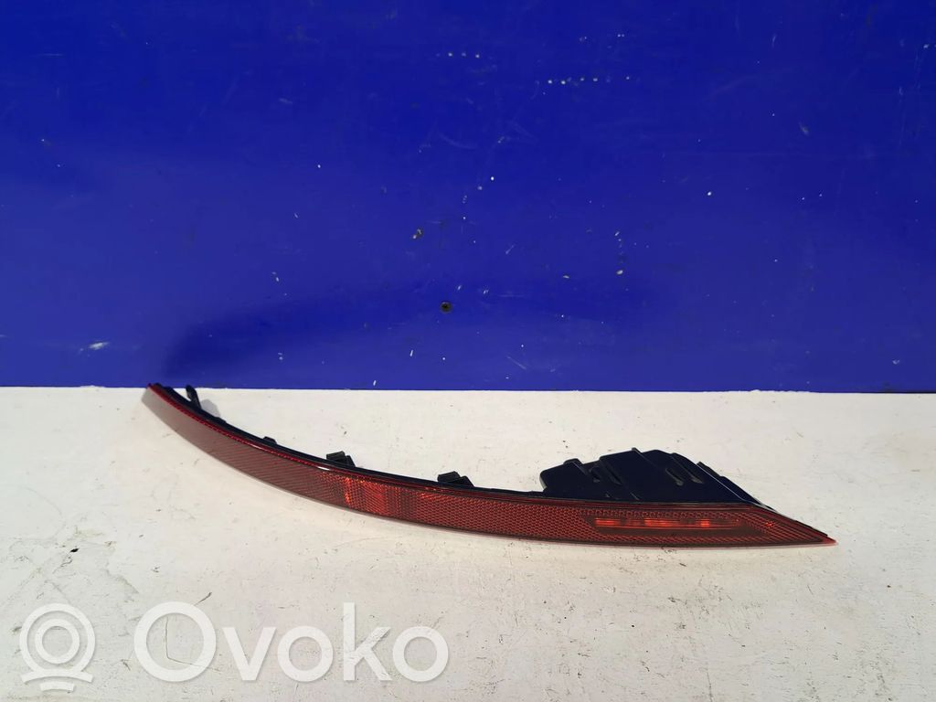 Rear tail light reflector   4KE945702