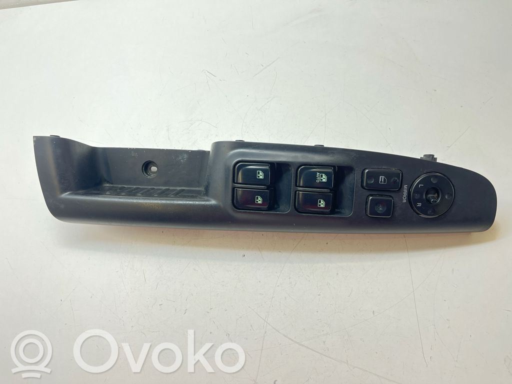 Hyundai Sonata Electric window control switch 