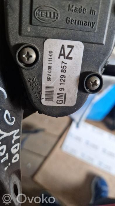 Opel Corsa C Akceleratoriaus pedalas 