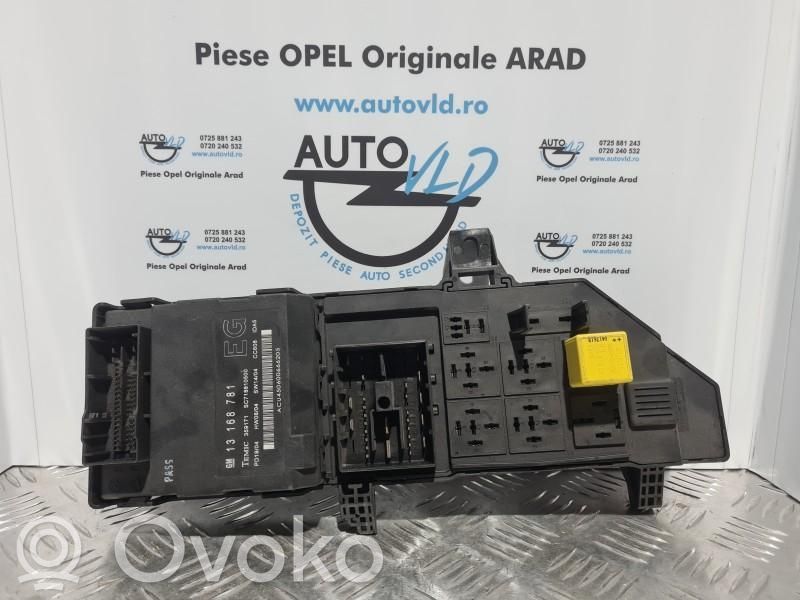 Opel Vectra C Juego de caja de fusibles 