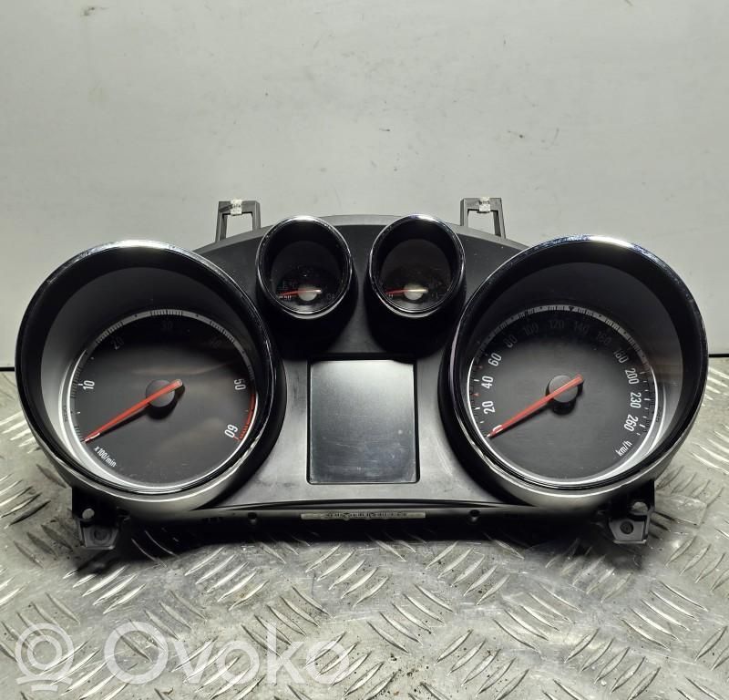 Opel Mokka Clock 