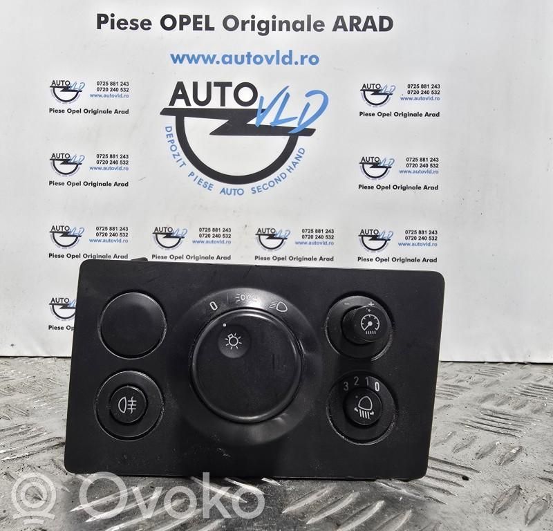 Opel Zafira B Interruptor de luz 
