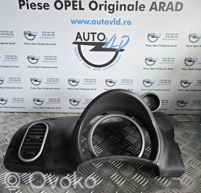 Opel Agila B Panelė 