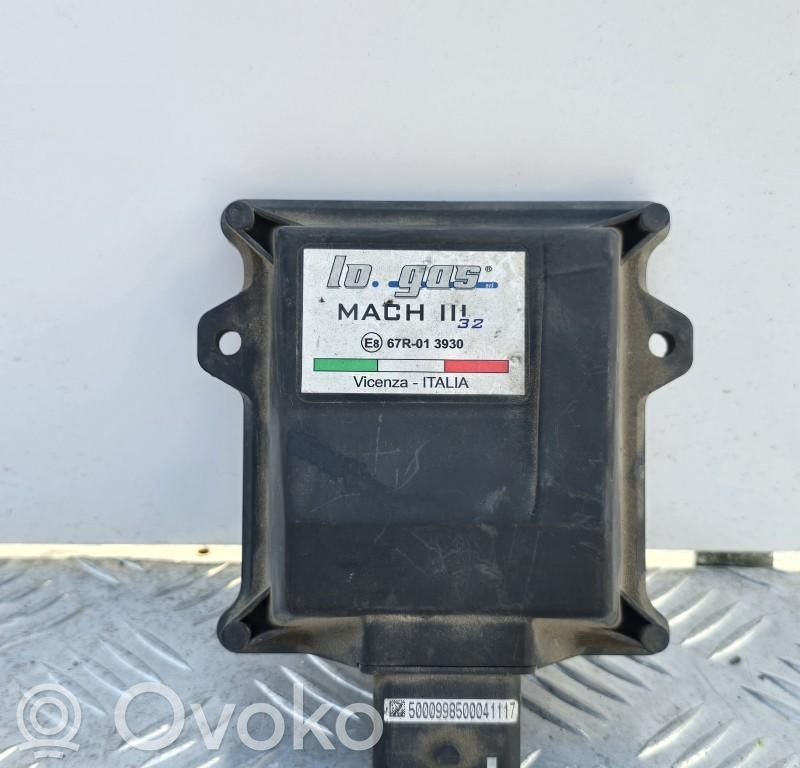Unité de commande / module d'injection   67R01390,67R01390