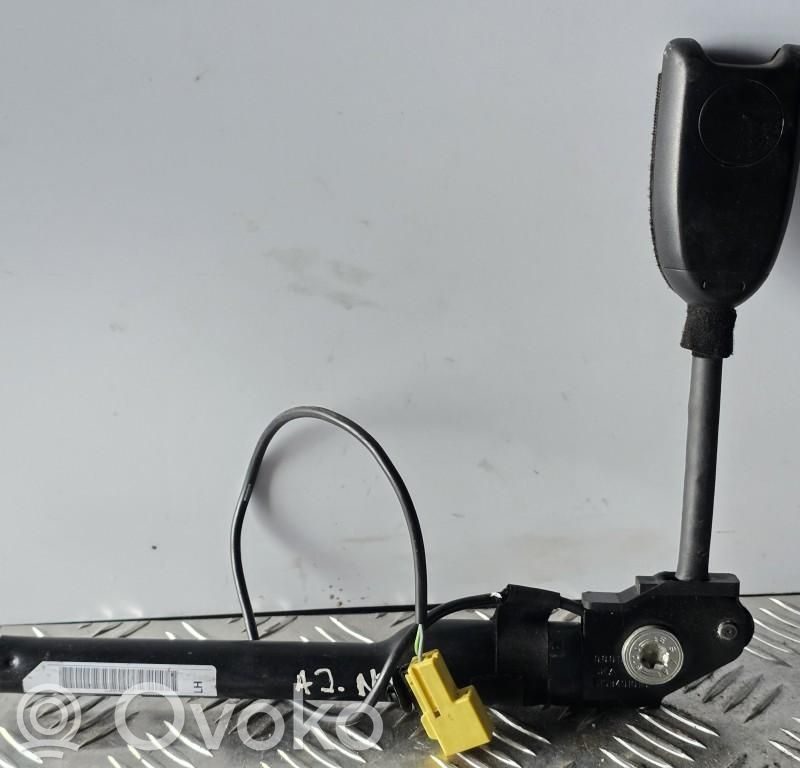 Opel Astra J Moldura del cinturón 