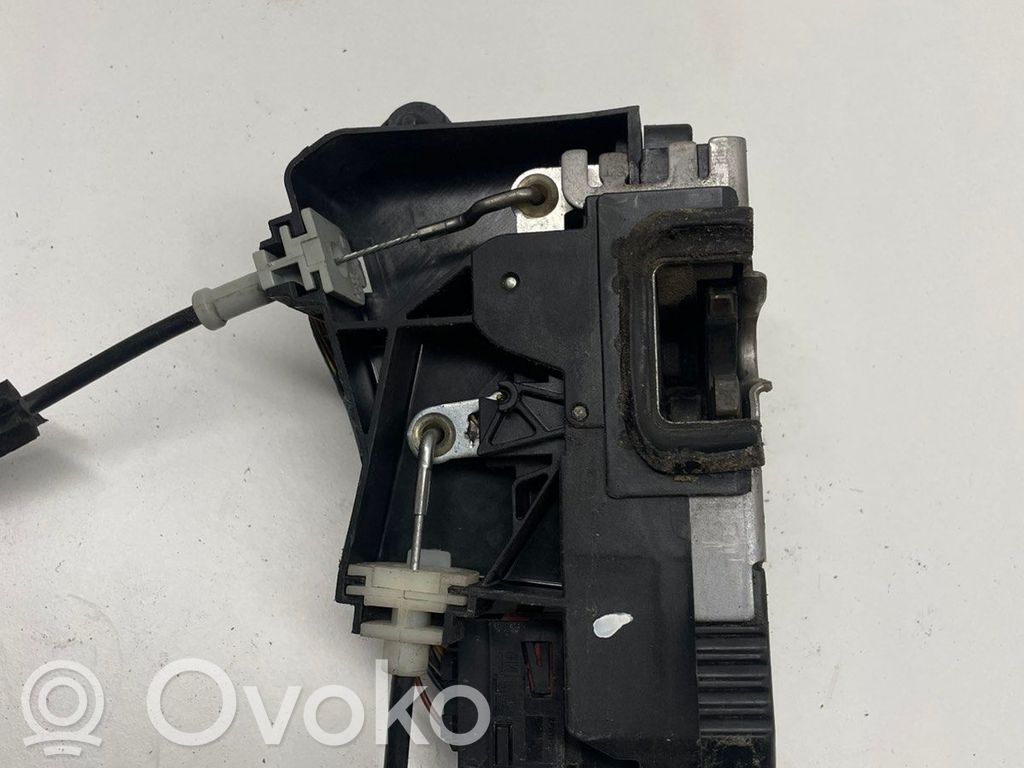 Opel Signum Priekšpusē slēdzene 
