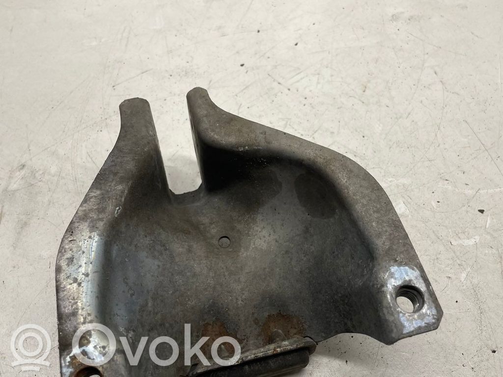 Audi A4 S4 B8 8K Engine mounting bracket 