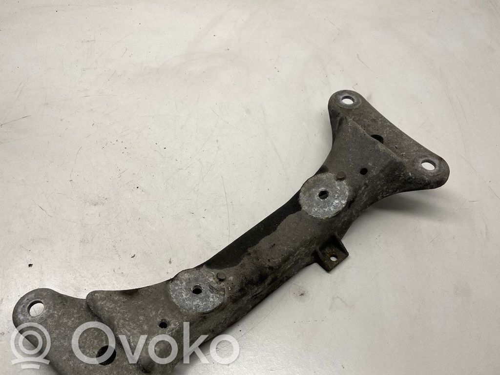 BMW 3 E90 E91 Gearbox mounting bracket 